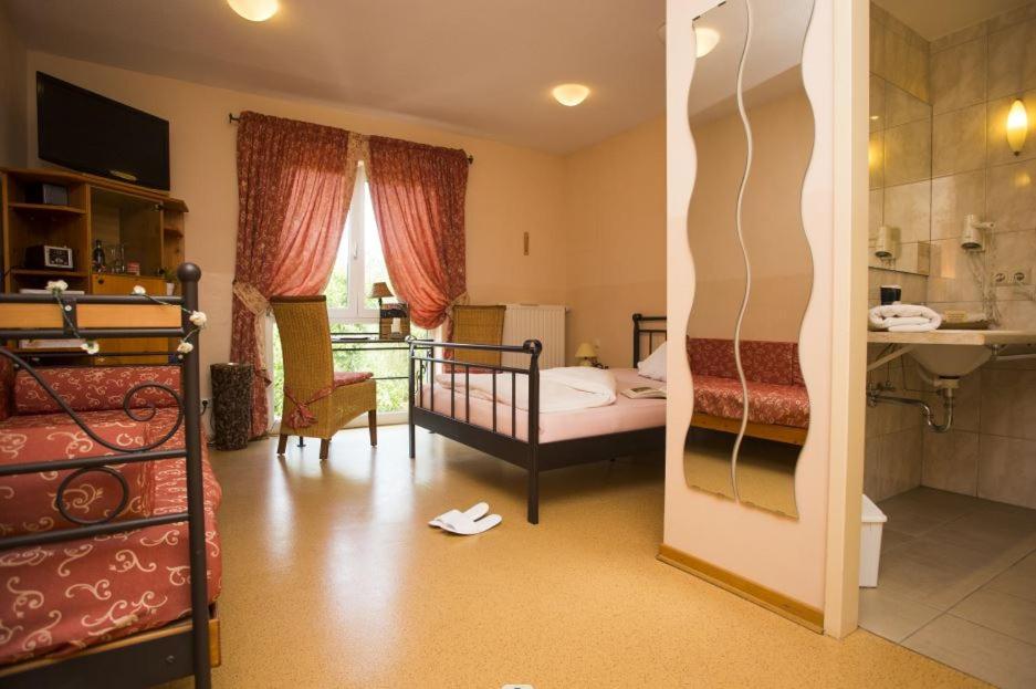 Mediterran Hotel Juwel カールシュタイン・アム・マイン エクステリア 写真